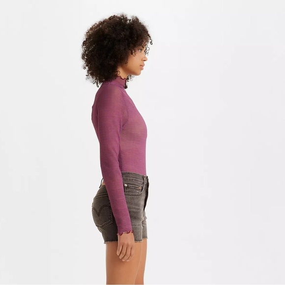 Levi’s High Rise Shorts in Scuffed Black - Picture 4 of 10